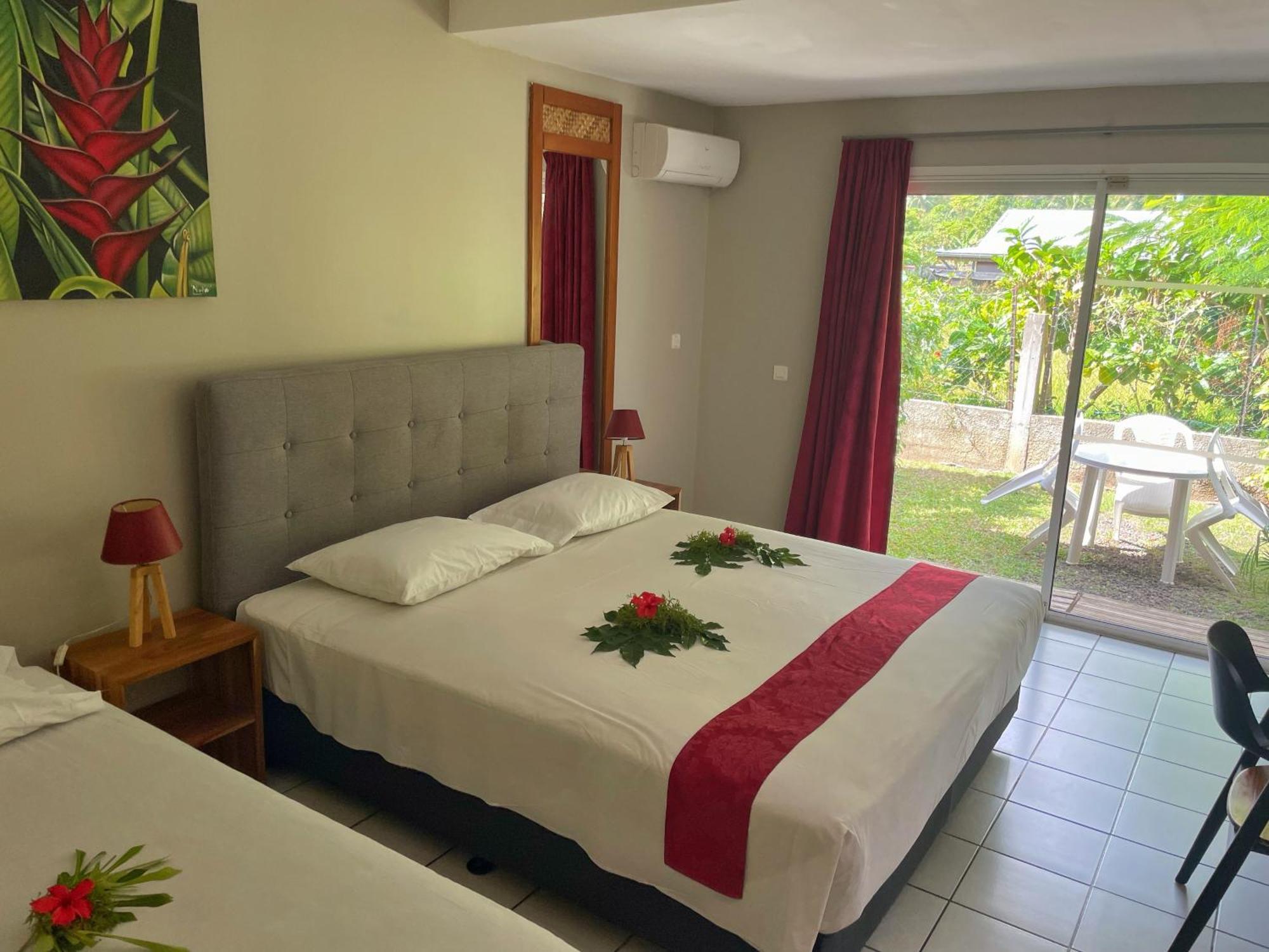 Hotel Hibiscus Papetoai Екстериор снимка